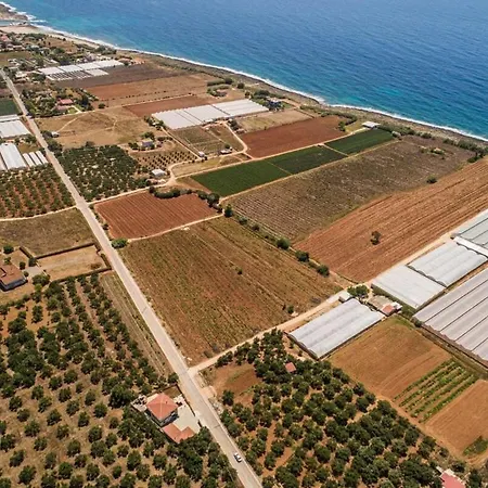 Seaview & Nature Retreat - Filiatra's Cozy Hideaway