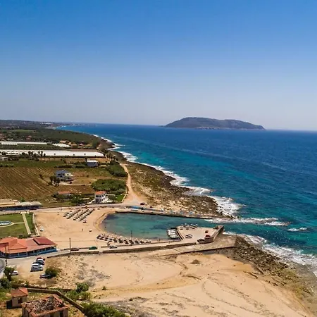 Seaview & Nature Retreat - Filiatra's Cozy Hideaway דירה