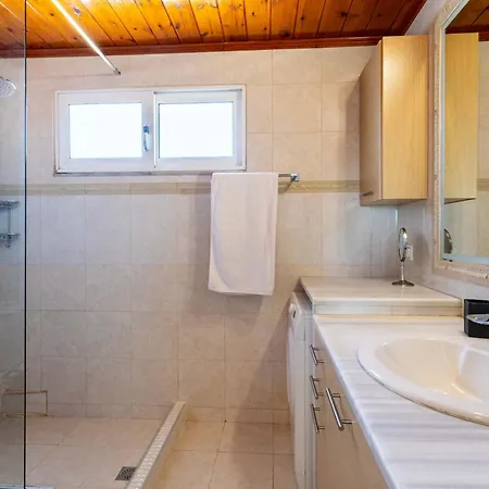 Seaview & Nature Retreat - Filiatra's Cozy Hideaway *