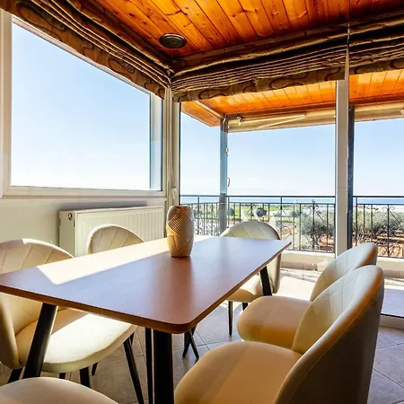 Seaview & Nature Retreat - Filiatra's Cozy Hideaway