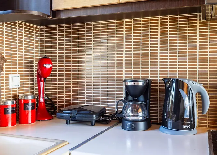 Seaview & Nature Retreat - Filiatra's Cozy Hideaway Filiatrá