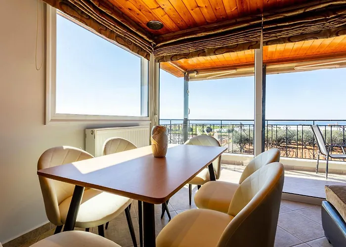 Seaview & Nature Retreat - Filiatra's Cozy Hideaway